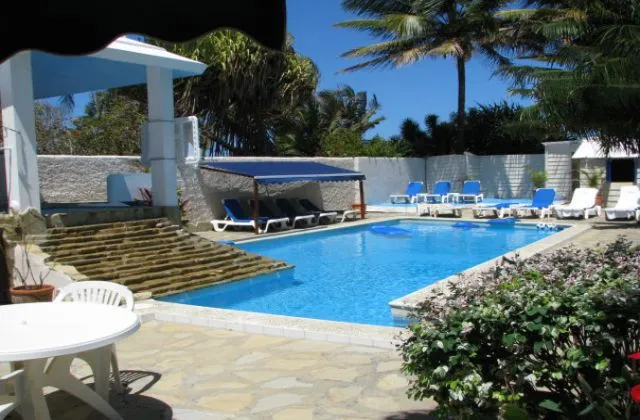 Caribbean Crib Guesthouse piscina